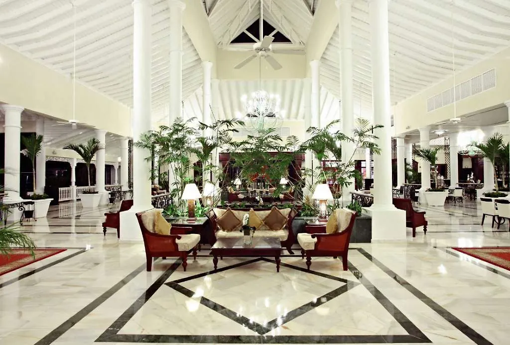 ホテル Bahia Principe Luxury Ambar (Adults Only) プンタ・カナ 5*,  ドミニカ共和国