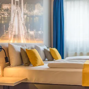 **** Hotel Impulso Fashion Ungarn